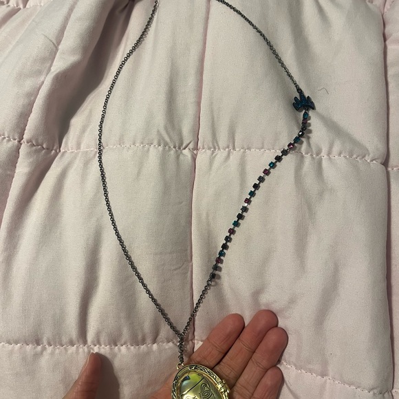 Evil Queen Pendant Necklace - Picture 3 of 4